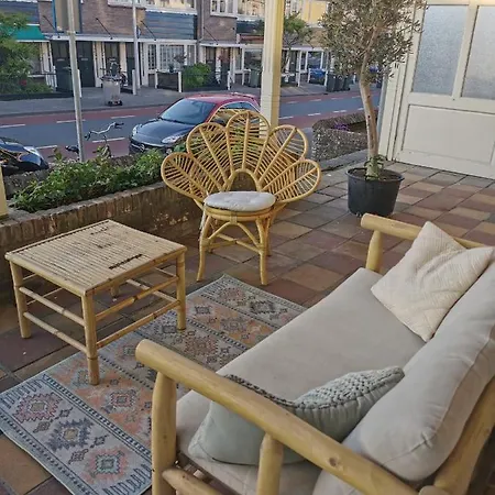 Vintage House - 90m2 With Large Veranda And Balcony