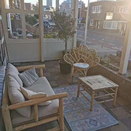 Apartment Vintage House - 90m2 With Large Veranda And Balcony