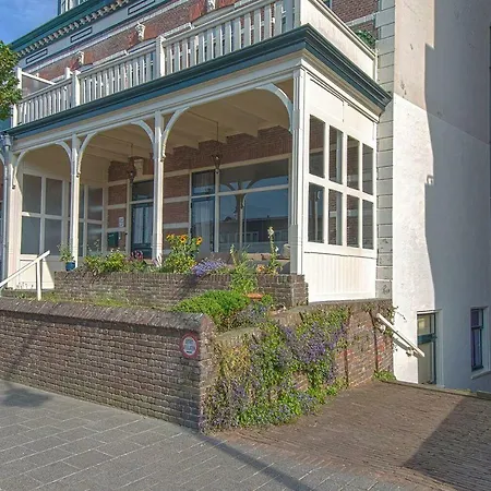 Vintage House - 90m2 With Large Veranda And Balcony Apartment *